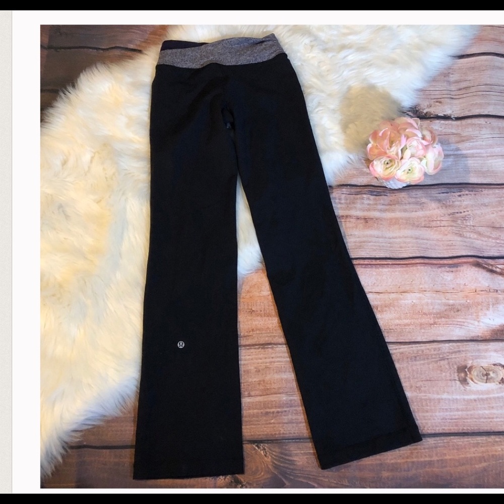 LULULEMON black yoga pants